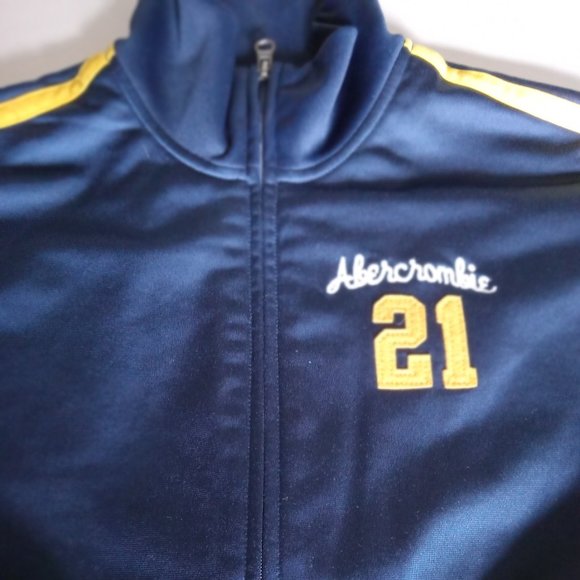 Abercrombie & Fitch - Picture 2 of 6